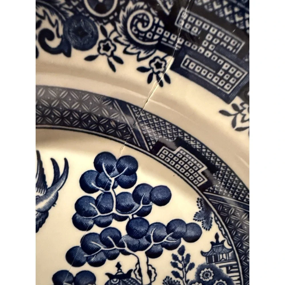 Set of 7 Churchill Blue Willow Dinner Plates 10" England Ironstone - Picture 9 of 10